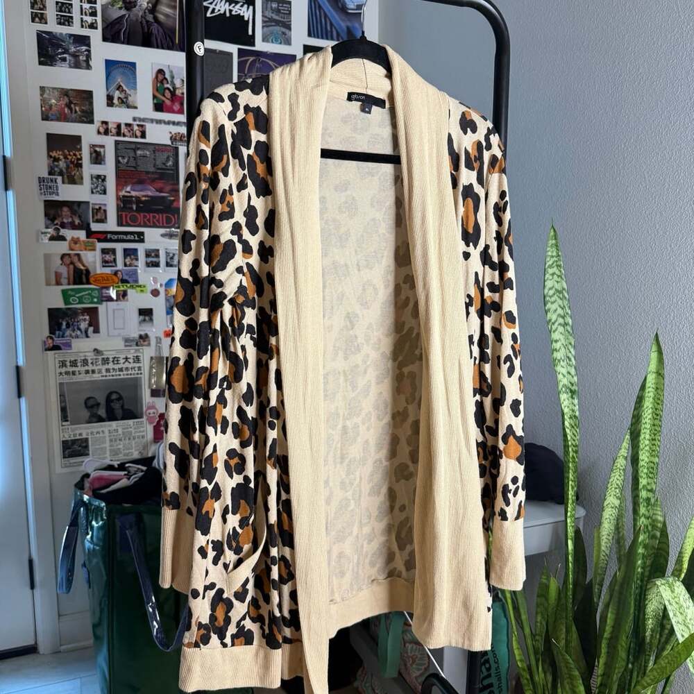 Gibson Leopard Cardigan Sweater Size XL Open Front